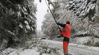 40 см сняг затрупаха части от Франция