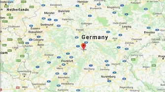 Самолет падна върху хора, уби трима в Германия