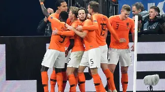 Щастлив хикс за Холандия срещу Германия и първо място в групата (СНИМКИ)