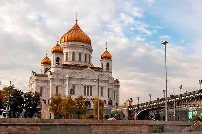 Руските туристи вече нямат право да ходят в църквите в Истанбул