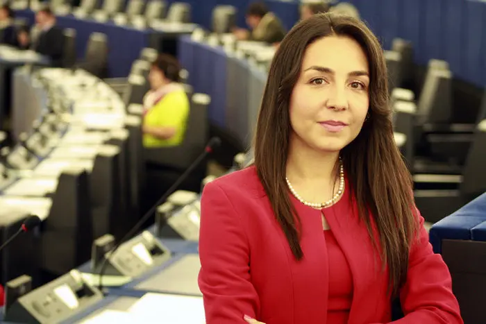 Румънска евродепутатка иска механизъм срещу всички в ЕС