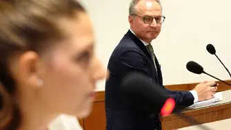 Районният съд: Лозан Панов трябва да плати 1000 лева глоба