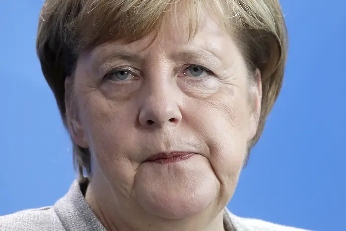 Салвини: Ариведерчи, Меркел
