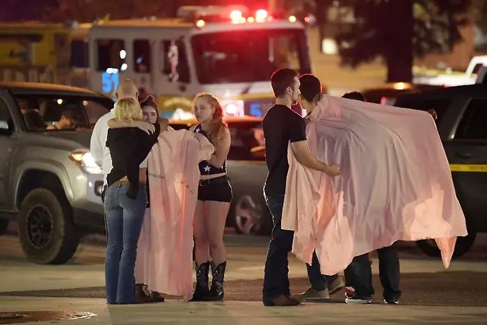 13 убити при стрелба в калифорнийски бар