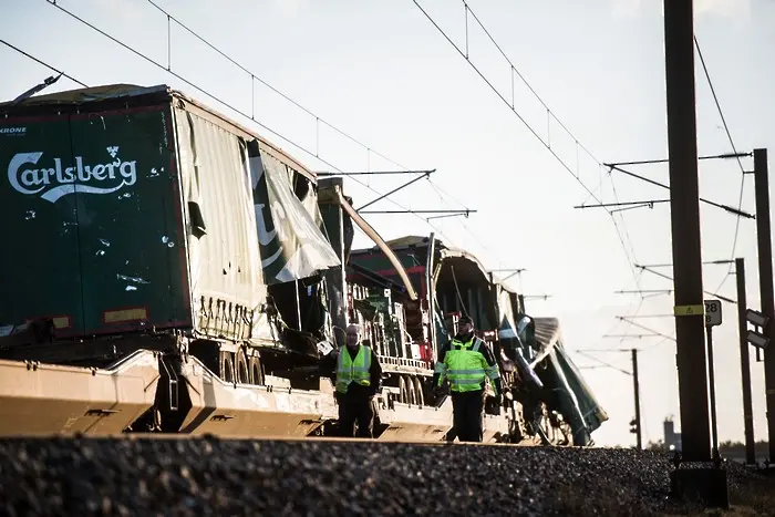 Силен вятър причини влаков инцидент в Дания. 6 жертви