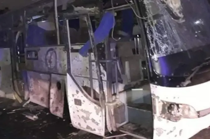 Четирима загинали и 12 ранени при взрив край пирамидите в Гиза