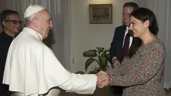 Говорителите на Ватикана подадоха оставки