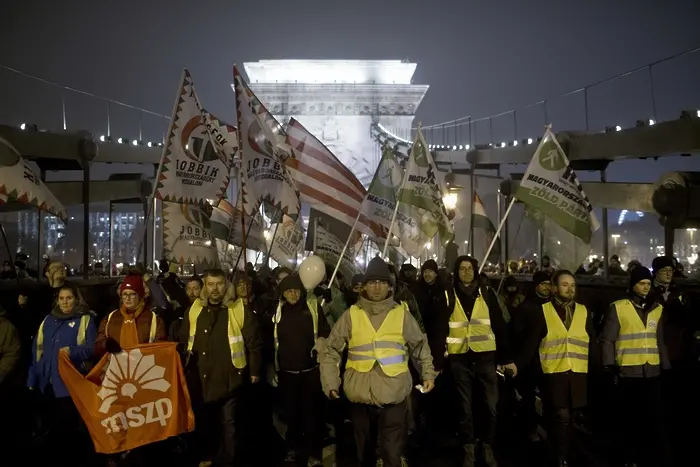 Кучешката партия поведе многохиляден протест срещу Орбан