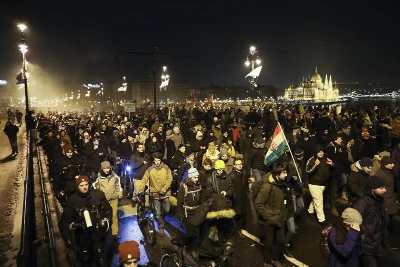 Унгария - всичко, което искат за Коледа, е демокрация