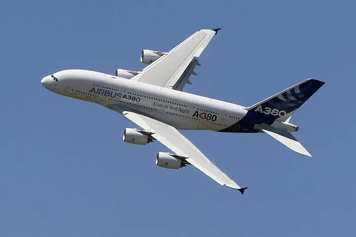Еърбъс спира производството  на А380, най-големия пътнически  самолет в света 