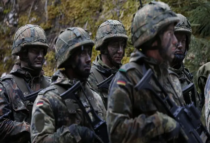 Седем екстремисти са били установени в германската армия за 2018 г.