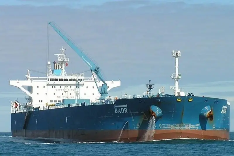 След странни маневри либийският танкер 