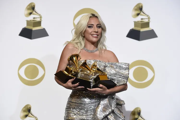 Как Лейди Гага събира пари за СЗО – не от бедните, а от богатите