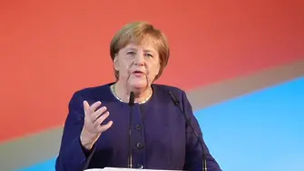Меркел излиза от Фейсбук, остава в Инстаграм (ВИДЕО)