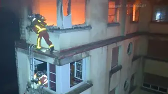 Пожар бушува в центъра на Париж, има загинали (СНИМКИ)