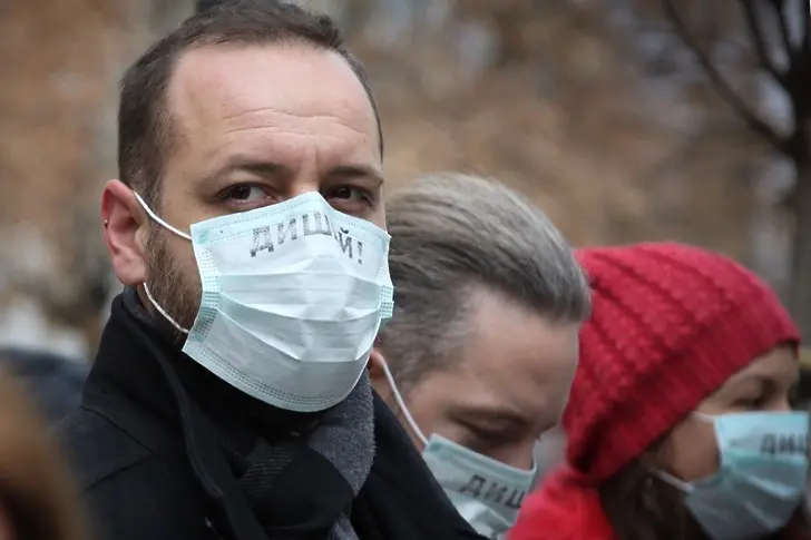 Какво става с мерките за мръсния въздух, питат от Демократична България
