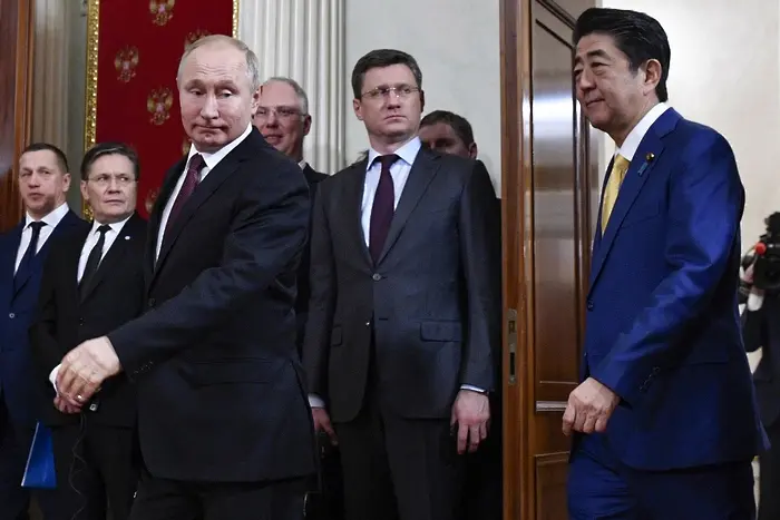 Японците наливат вода във воденицата на Путин