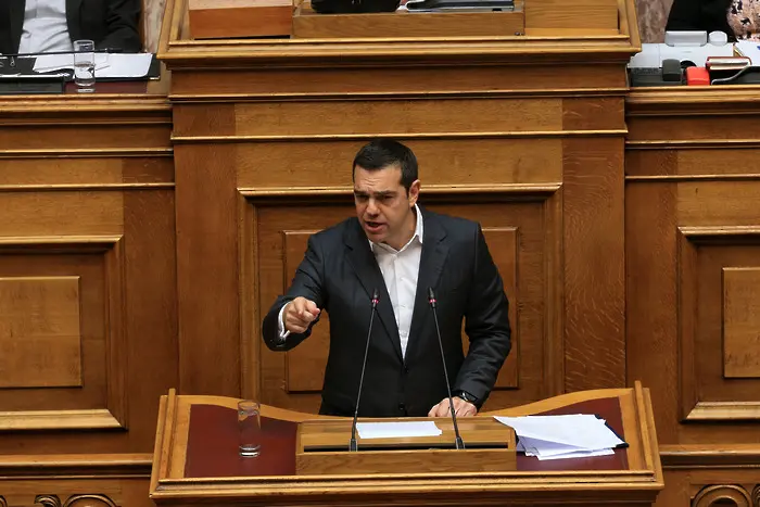 Ципрас остава премиер с разлика от 1 глас пред опозицията