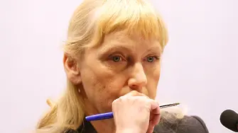 Прокуратурата прати полиция да брои туристи в къщи за гости покрай Елена Йончева