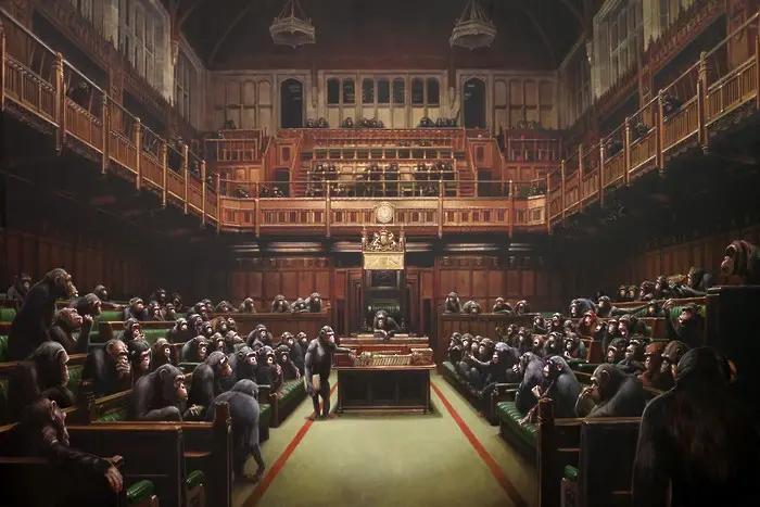Британският парламент - деградирали шимпанзета
