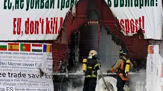 Превозвачи подпалиха бракуван ТИР в Пловдив