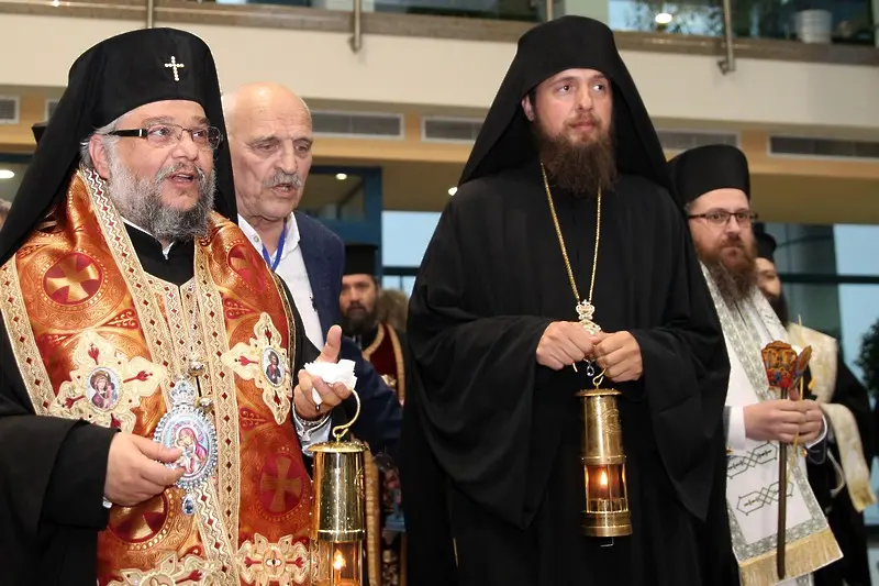 Българската и македонската църква заедно за благодатния огън