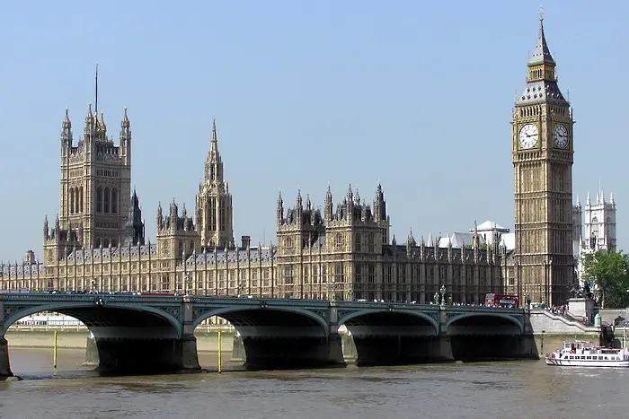 Сесията на британския парламент  е най-дългата от  350 години