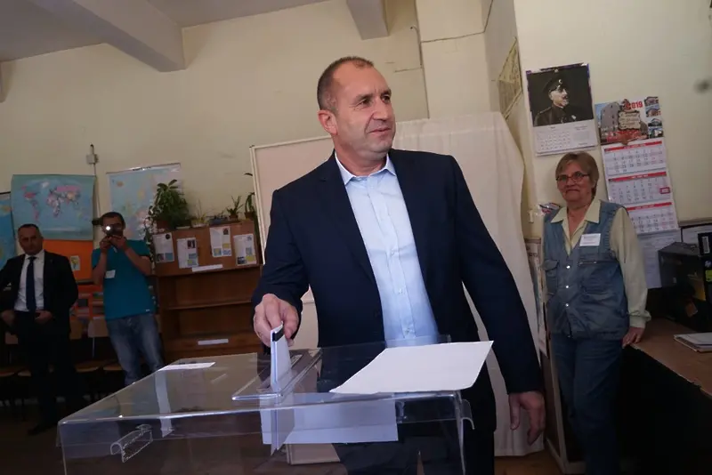 Радев: Нуждаем се от демократична България, силна с върховенство на закона