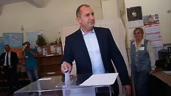 Радев: Нуждаем се от демократична България, силна с върховенство на закона