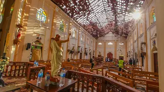 Координирани бомбени атаки в католически храмове и хотели в Шри Ланка (ОБНОВЕНА)
