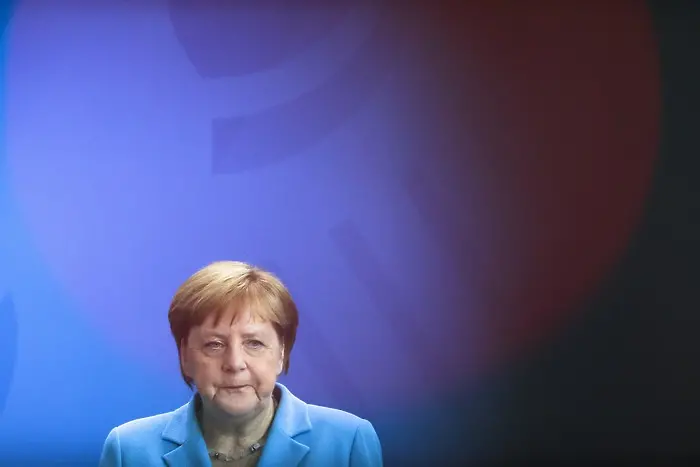Здравето на Меркел може да ѝ коства канцлерския пост