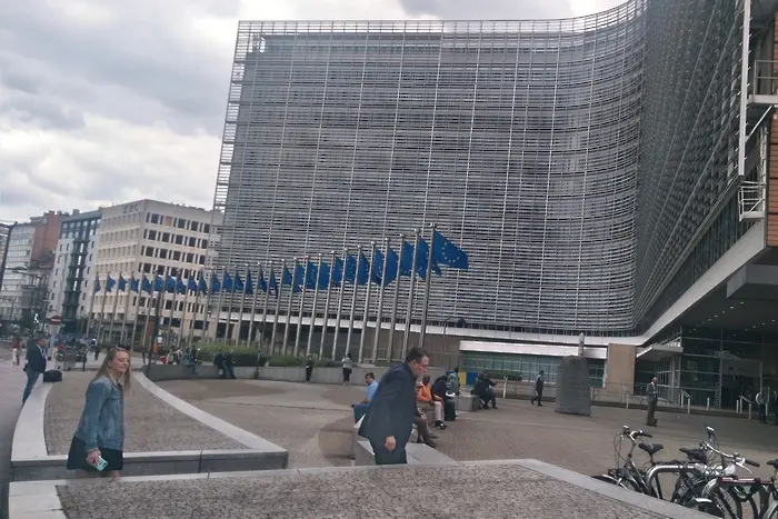 Посланиците одобриха 27-членна Еврокомисия без представител на Лондон