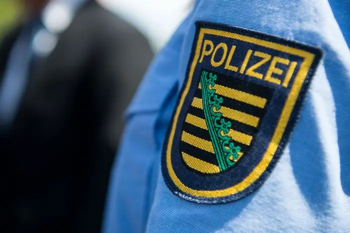 Мъж рани трима души с нож във влак в Германия