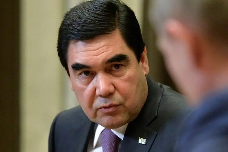 Президентът на Туркменистан откри рафинерия по повод рождения си ден