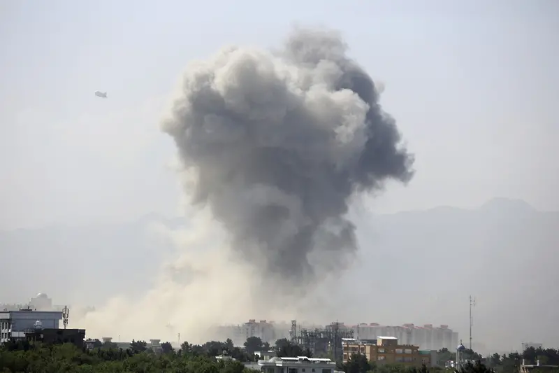 34 убити и 68 ранени в експлозия в центъра на Кабул
