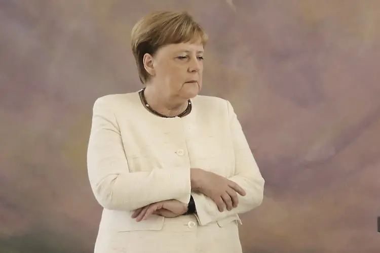 След разговор с Меркел днес: Лондон смята преговорите за Брекзит за провалени
