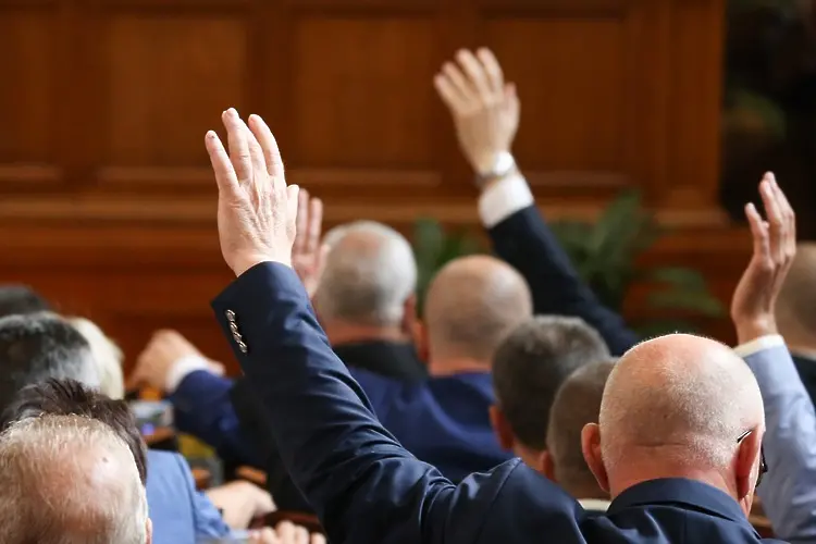 Борисов удари дъното vs председателят на БСП избяга
