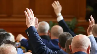 Политиците не коментират Гешев. Само пращат хора във ВСС, за да го изберат