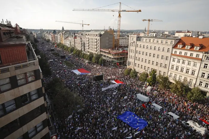 100 000 на протест срещу Бабиш