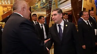 Туркменистан, където беше Борисов: затворена държава в криза, управлявана от егоцентрик