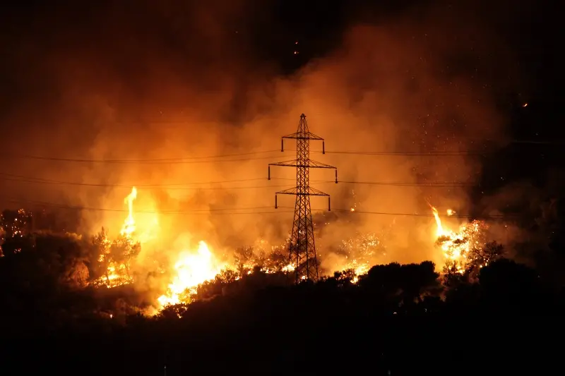 Хиляди туристи в огнен капан на о-в Самотраки