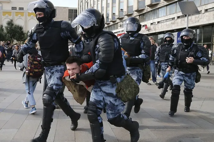 Протестите в Москва ще продължат до деня на изборите