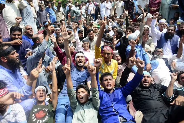 Пакистан - готов на всичко да защити Кашмир