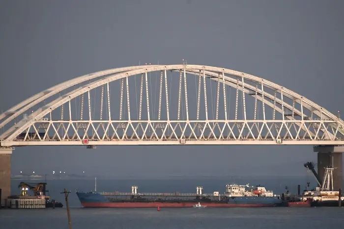 Украйна задържа руски танкер