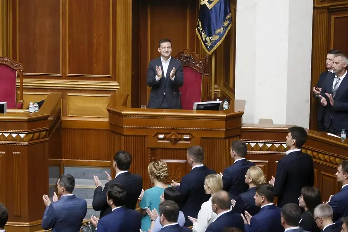 Зеленски предложи 35-годишен правен консултант за премиер