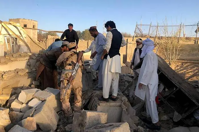 30 убити при погрешен удар от въздуха в Афганистан