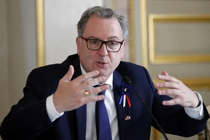 Шефът на френския парламент с повдигнато обвинение
