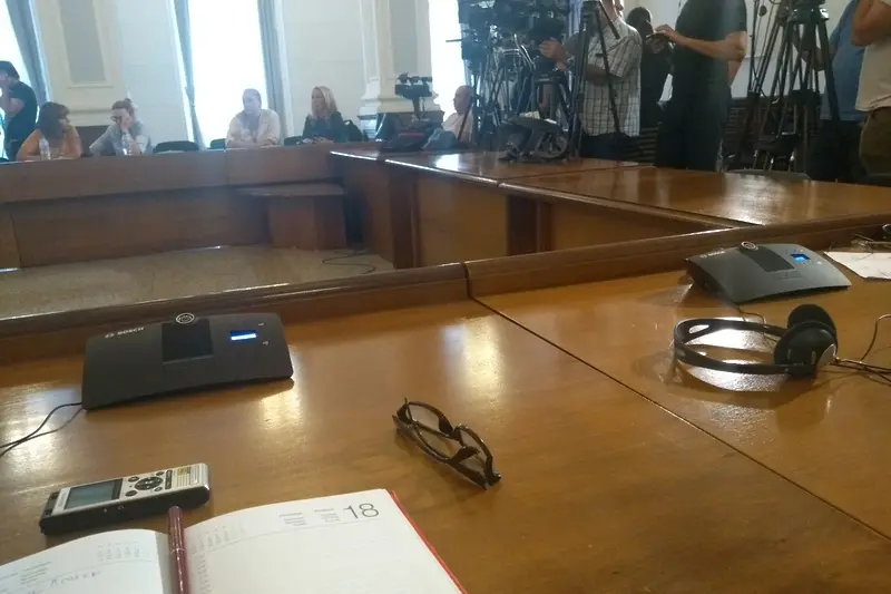 Борисов и фон дер Лайен говорят пред журналисти с демонтирани микрофони
