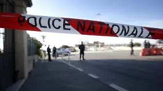 Един убит и девет ранени след атака с нож край Лион