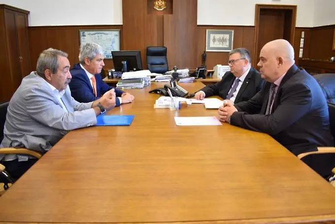 Цацаров и Гешев обещаха на КНСБ да пазят трудовите права на гражданите